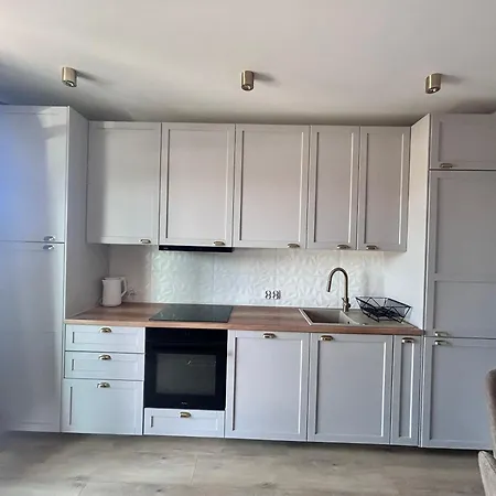 Apartment Chylonska 106 M39 *